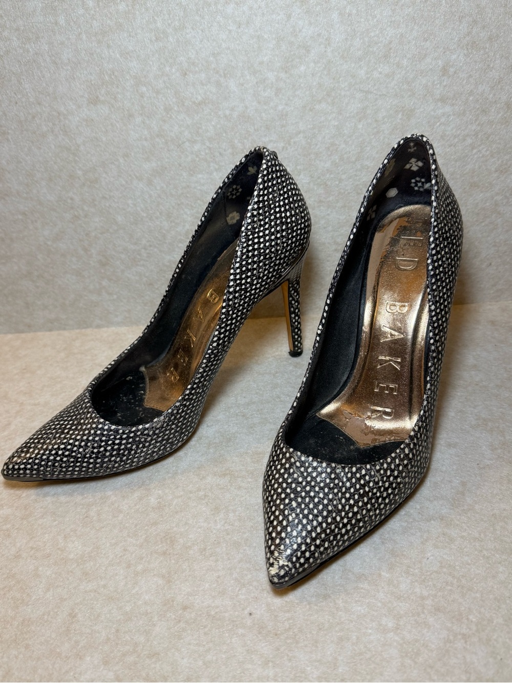 Ted Baker London Black White Snakeskin Embossed Stiletto Heels Size US 6.5